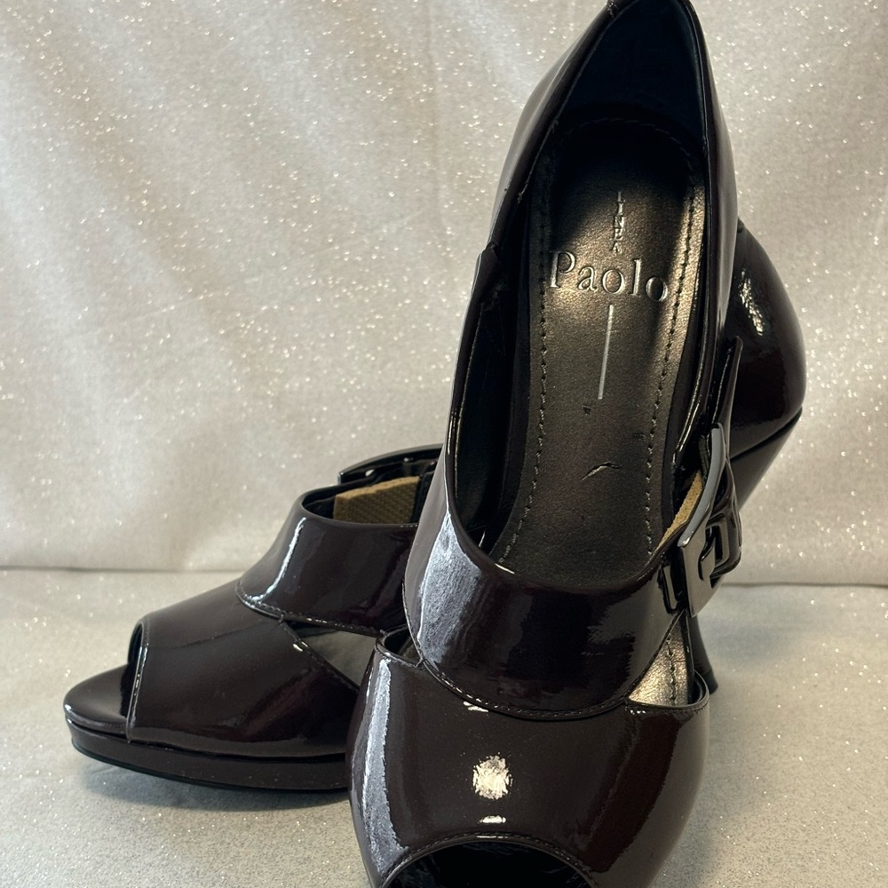 LÍNEA PAOLO shoes in a beautiful shade of brown.